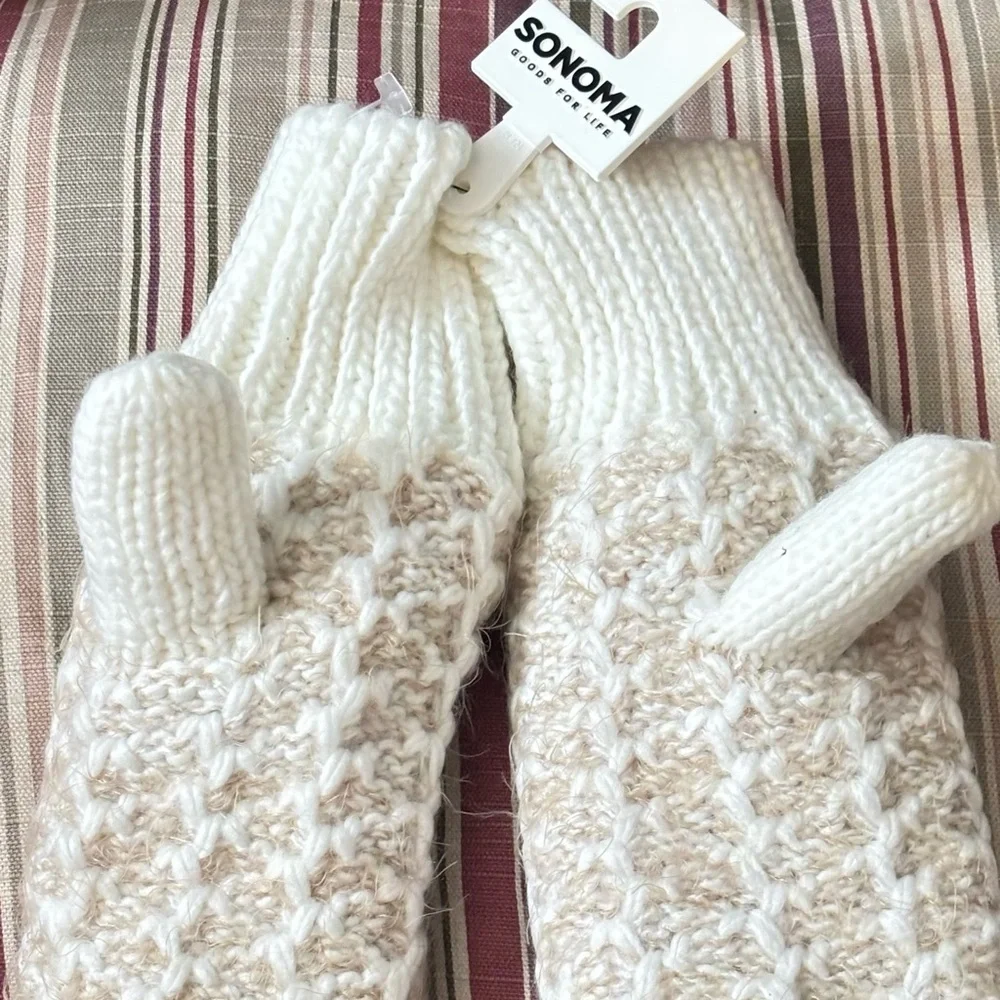 Sonoma White and Tan Knit Mittens